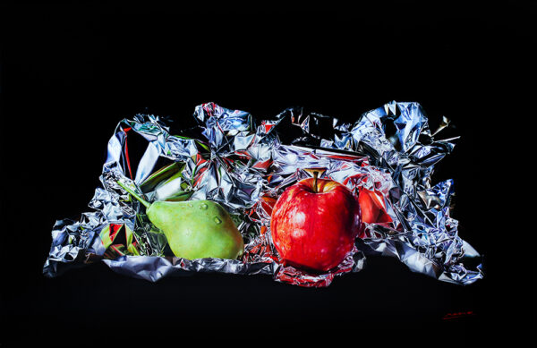 Pera, manzana y papel de plata